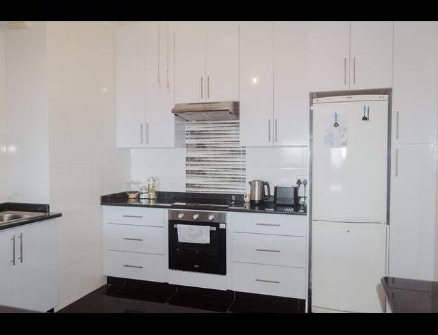 3 BEDROOM APARTMENT FOR SALE IN SCOTTBURGH CENTRAL